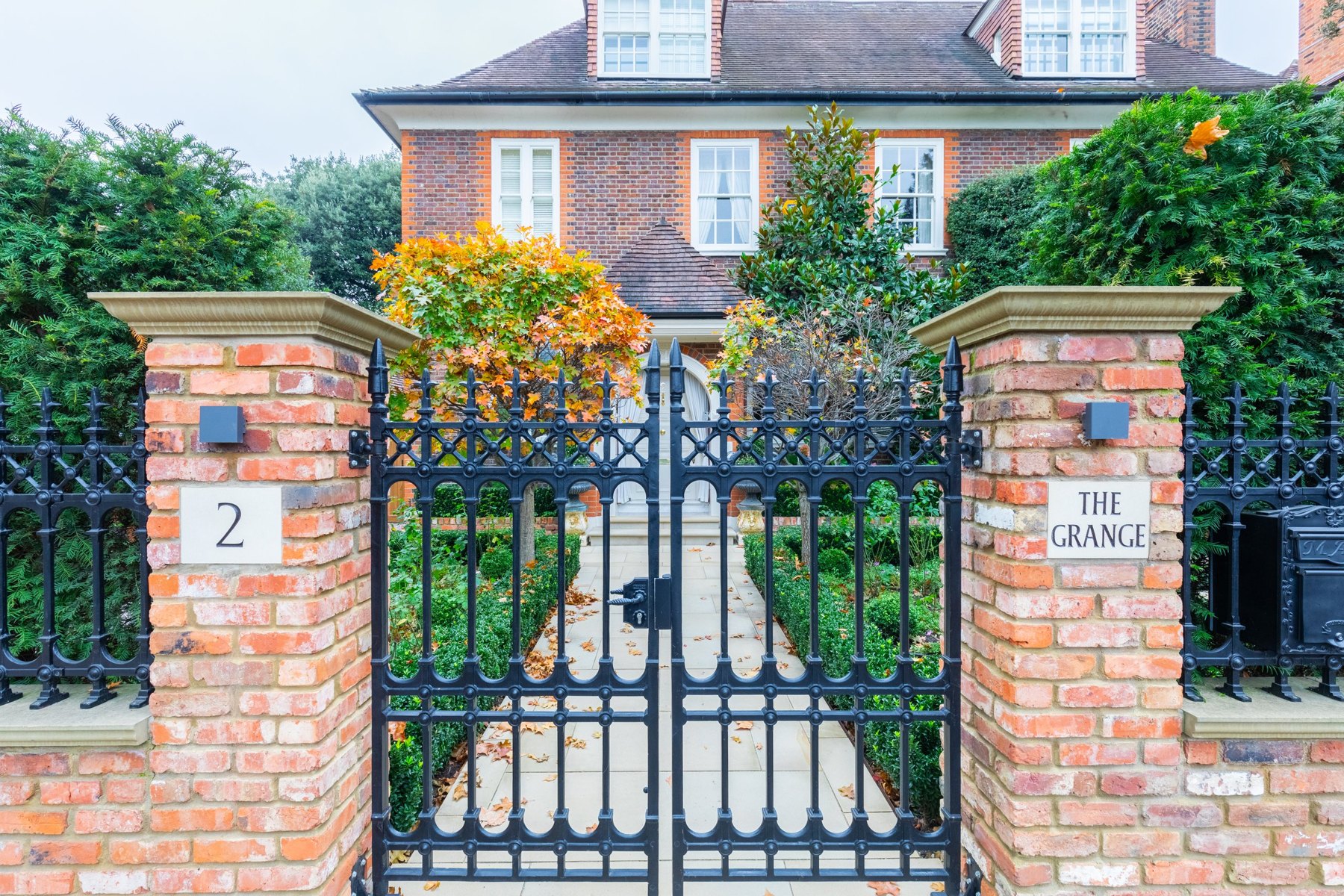 2 The Grange — architectural photograph 3