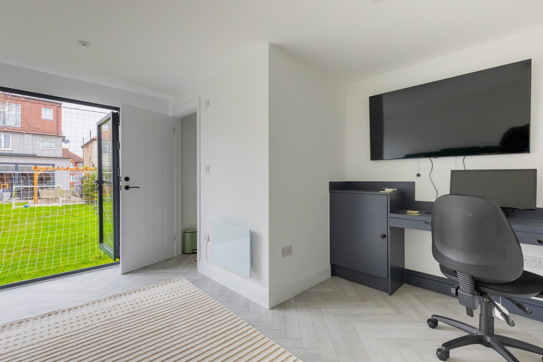 274 West Barnes Lane — architectural photograph 3
